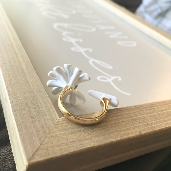 White Daisy Enamel Petal Adjustable Gold Ring - Picture 7 of 9